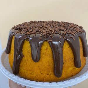 imagem do produto Bolo Vulcão de Cenoura com Cobertura de Brigadeiro 