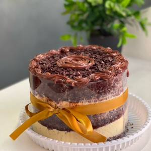 imagem do produto Bolo inteiro de mousse de maracujá com nutella 1,5kg