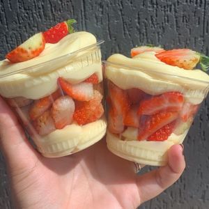 imagem do produto Copo da Felicidade Ninho com Morango