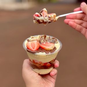 imagem do produto Copo da Felicidade Ninho com Nutella e Morango