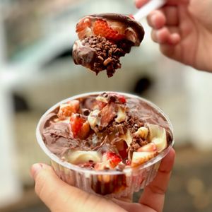 imagem do produto Surpresa de Morango ao Ganache Meio Amargo