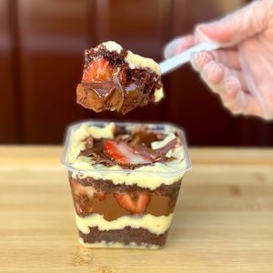 imagem do produto Bolo no Pote Ninho com Nutella e Morango