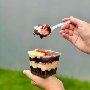 imagem do produto Bolo no Pote Dois amores com Morango