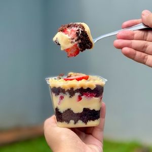 imagem do produto Bolo no Pote Ninho com morango 