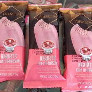 imagem do produto Premium Iorgurte com Amarena 