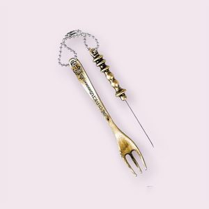 imagem do produto Kit Furador + Garfo Dourado