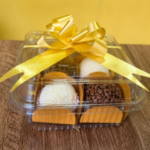 imagem do produto 4 brigadeiros com laço e bilhete