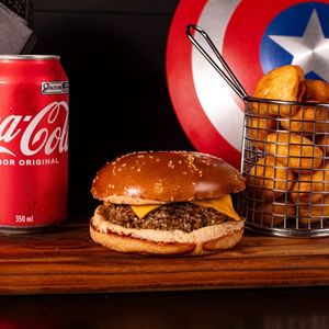 imagem do produto Combo Titans: Dom Burger + Porção de Chicken + Refri Lata 350 m