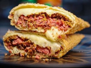 imagem do produto Pastel São Rafael (Carne, Calabresa & Catupiry)