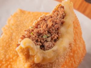 imagem do produto Pastel Nazaré (Recheio em Dobro Carne c/ Queijo)