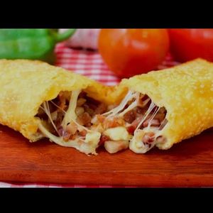 imagem do produto PASTEL CALABRESA COM QUEIJO