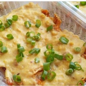 imagem do produto Fricassê de frango com purê de batata inglesa +Pepsi black lata 350ml.