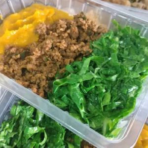 imagem do produto Patinho moído com purê de abóbora cambotiá e couve refogada. 