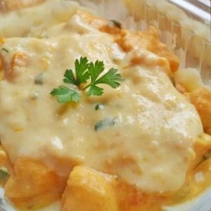 imagem do produto Fricassê de frango com queijo e batata inglesa assada +Coca-Cola Zero lata 350ml. 