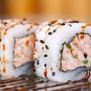 imagem do produto 10 PEÇAS DE URAMAKI SALMÃO GRELHADO