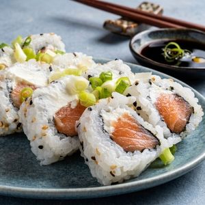 imagem do produto 10 pecas de Uramaki de salmão