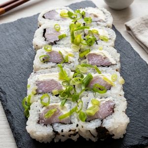imagem do produto 10 peças de uramaki peixe branco