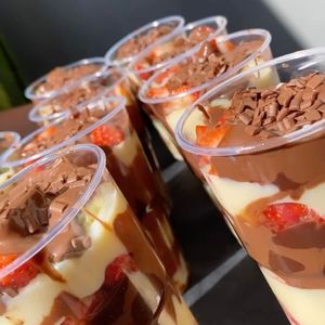 imagem do produto Bombom de morango 400ml