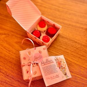 imagem do produto Caixinha com docinhos 