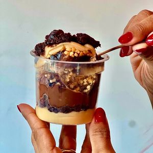 imagem do produto Brownie no potinho com nutella e amendoim 