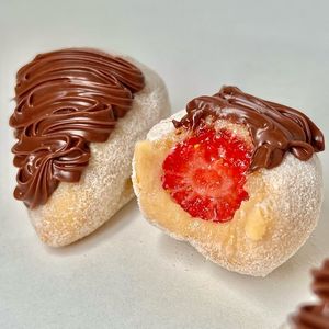 imagem do produto Coxinha de Morango Ninho Com Nutella