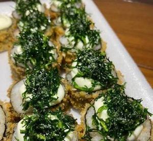 imagem do produto Hot roll  salmão com couve crisp 8 unidades