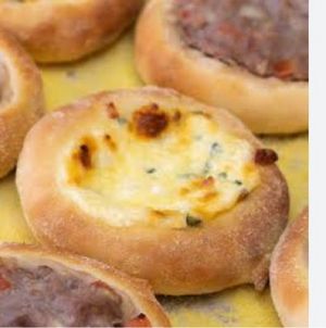 imagem do produto 12 mini Esfirra queijo aberta