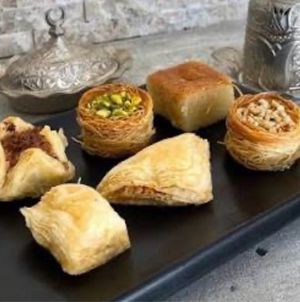 imagem do produto 4 minis docinhos arabes sortidos