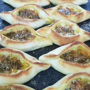 imagem do produto Fatayer de Queijo com Zaatar e tomate