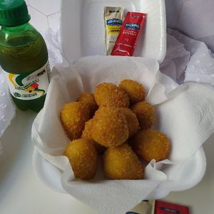 imagem do produto Marmita com 12 mini salgados 