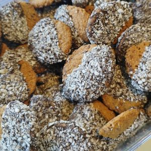 imagem do produto BISCOITO DE COCO COM CHOCOLATE 70%