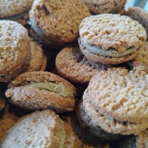 imagem do produto BISCOITO CREME CHOCOLATE BRANCO DE PISTACHE