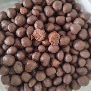 imagem do produto DRAGEADO DE DAMASCO 72%