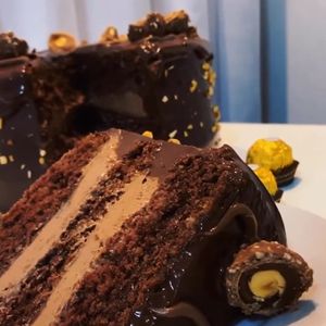 imagem do produto Torta ferrero rocher 25 pessoas 