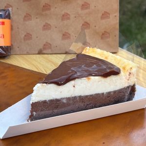 imagem do produto Cheesecake Três Chocolates 