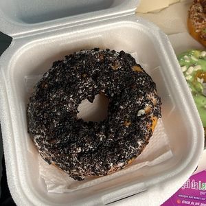 imagem do produto DONUTS COOKIES CREAM 