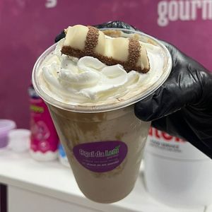 imagem do produto Milk-Shake Premium Kinder Bueno  - 330ml 