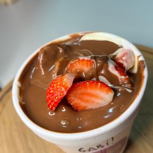 imagem do produto (240ml) Copo Fondue com Morango 