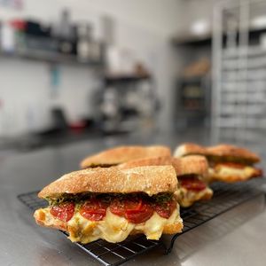 imagem do produto (CONGELADO) Sanduíche Caprese