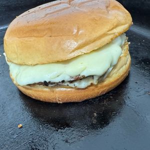 imagem do produto PÃO BRIOCHE HAMBÚRGUER , QUEIJO e MAIONESE😋
