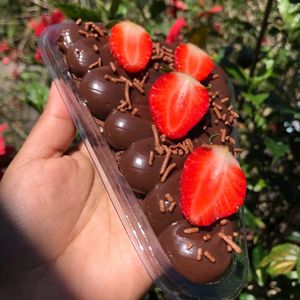 imagem do produto Pizza brownie  brigadeiro com morango 