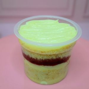 imagem do produto Bolo de Pote - Ninho com Geleia de Morango 