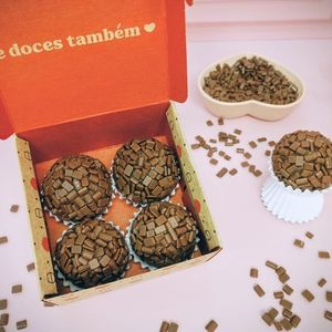 imagem do produto Caixa de Docinhos - Feito com Amor