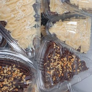 imagem do produto torta de brownie  com duas camadas de recheio