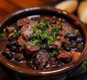 imagem do produto Feijoada (preparado no fogão a lenha)