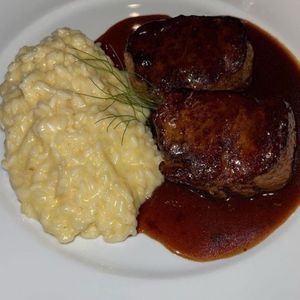 imagem do produto Filé ao molho de vinho e risoto parmesão