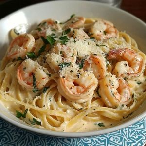 imagem do produto Spaghetti Alfredo com camarões 