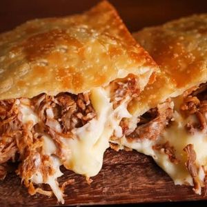 imagem do produto Pastel de costela com queijo