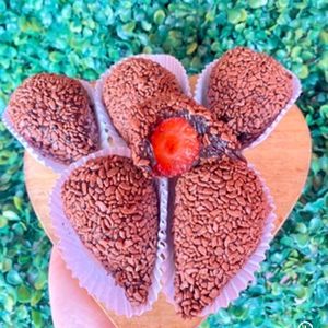 imagem do produto Coxinha de morango com brigadeiro 