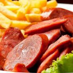 imagem do produto Batata frita com calabresa acebolada. 